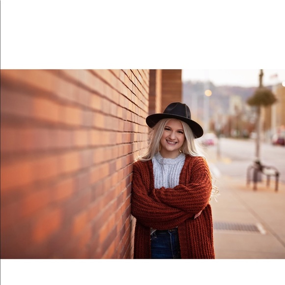 Meet your Posher, Kylee - Picture 1 of 1